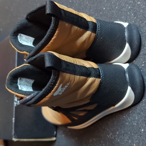 Sorel tan boots - Picture 2 of 6